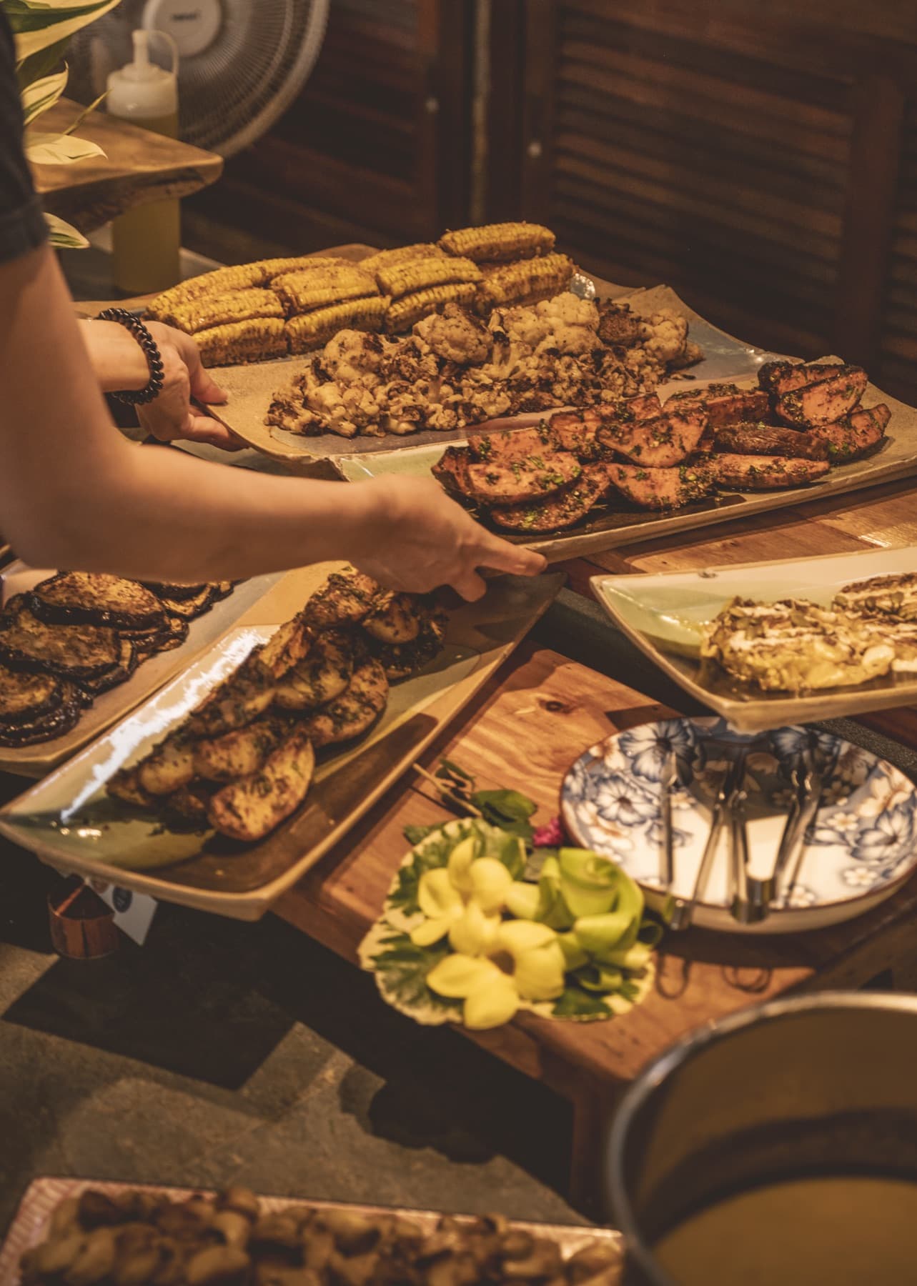 High-vibrational vegan buffet food at Wonderland Healing Center